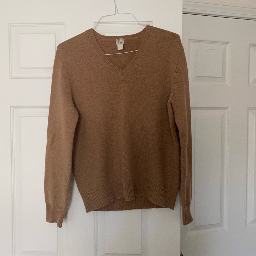 Women’s V-Neck Vintage Camel Sweater Large